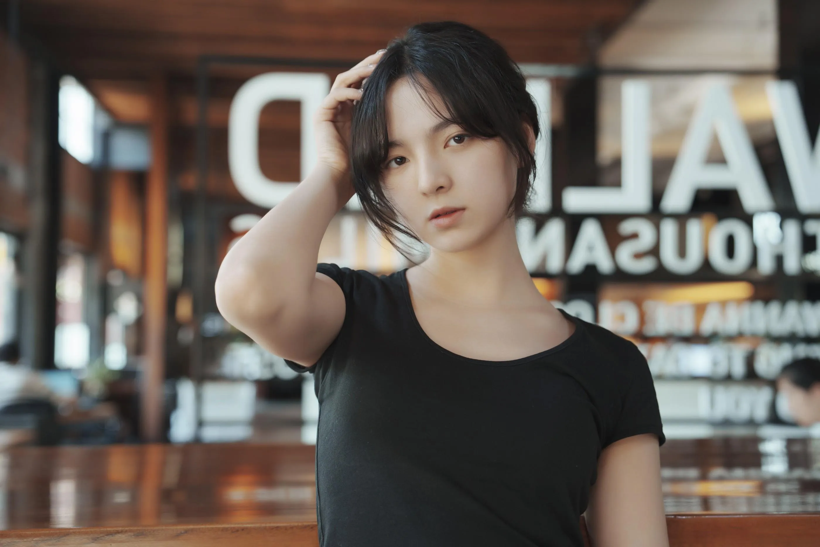 [YITUYU艺图语]2022.09.11 咖啡屋里的素颜女孩 dudu [32P]插图5